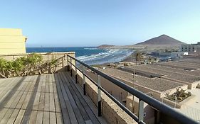 Alquilaencanarias El Medano Spectacular Terrace And Sea Views A